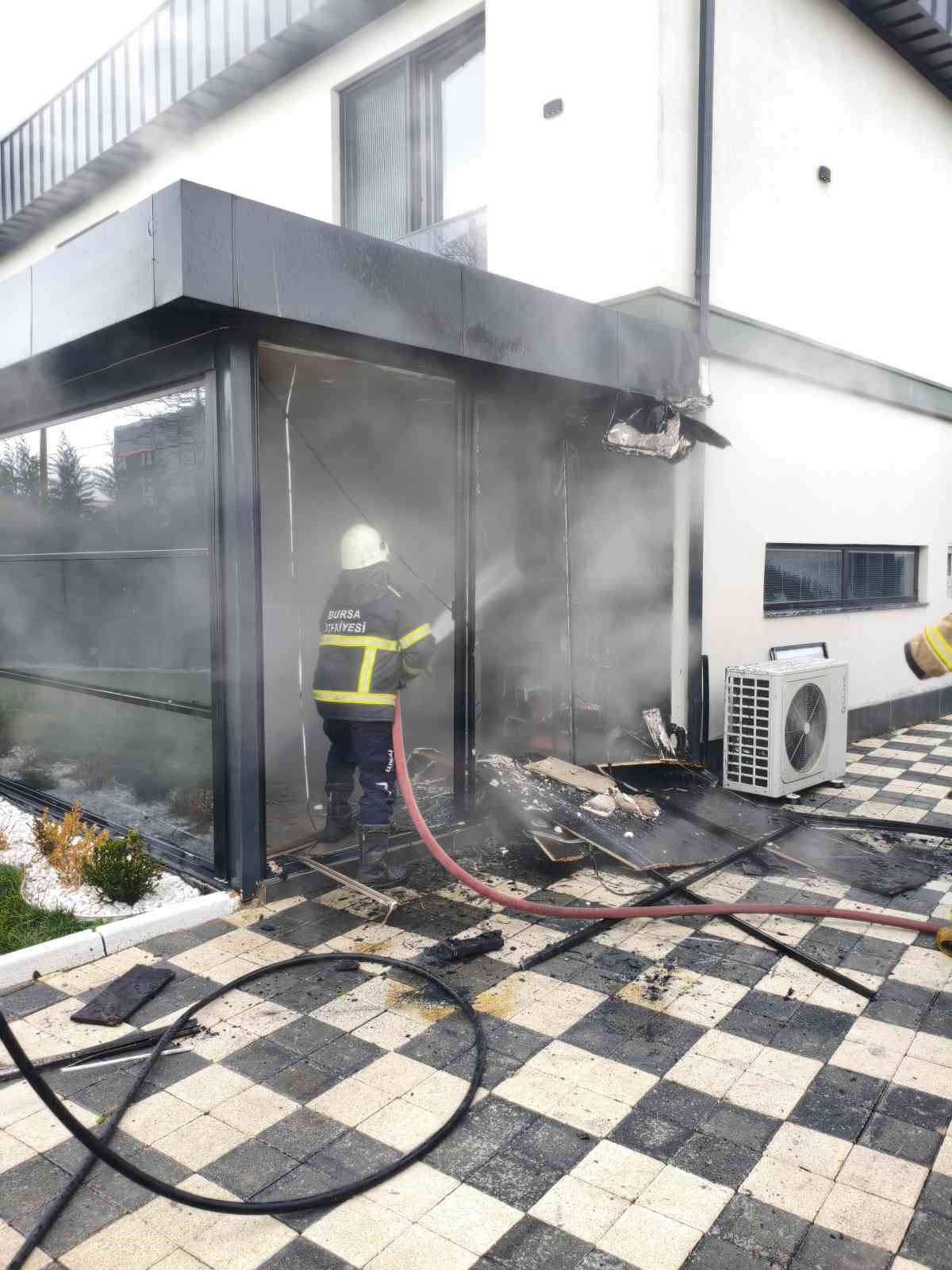Bursa’da yazlık evde çıkan yangın paniğe neden oldu
