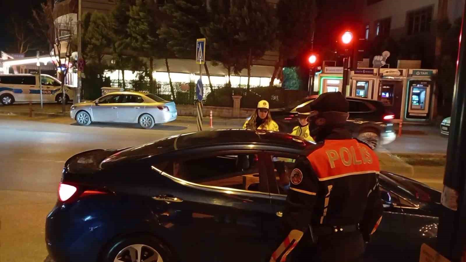 Bursa’da yer değiştiren ‘piyasacılara’ polis baskını
