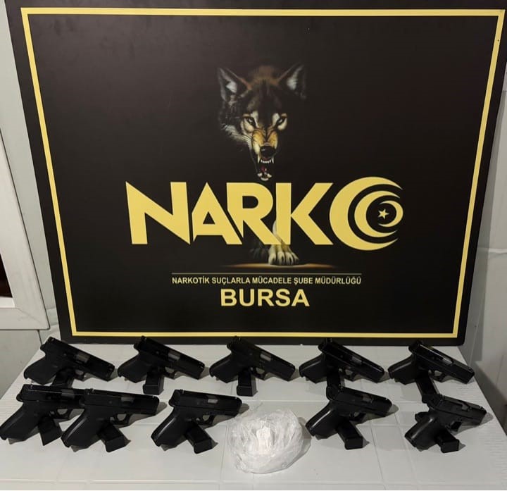 Bursa’da zehir tacirlerine operasyon: Kokain ve çok sayıda silah ele geçirildi

