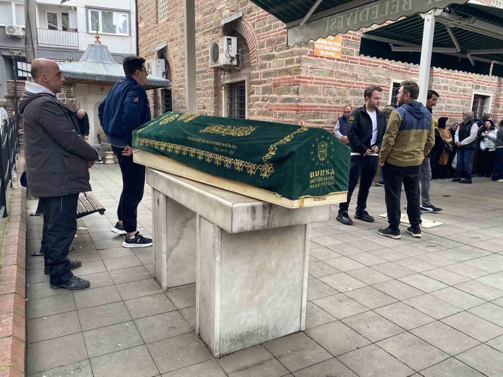 Bursa’daki feci kazada hayatını kaybeden genç adam gözyaşlarıyla uğurlandı
