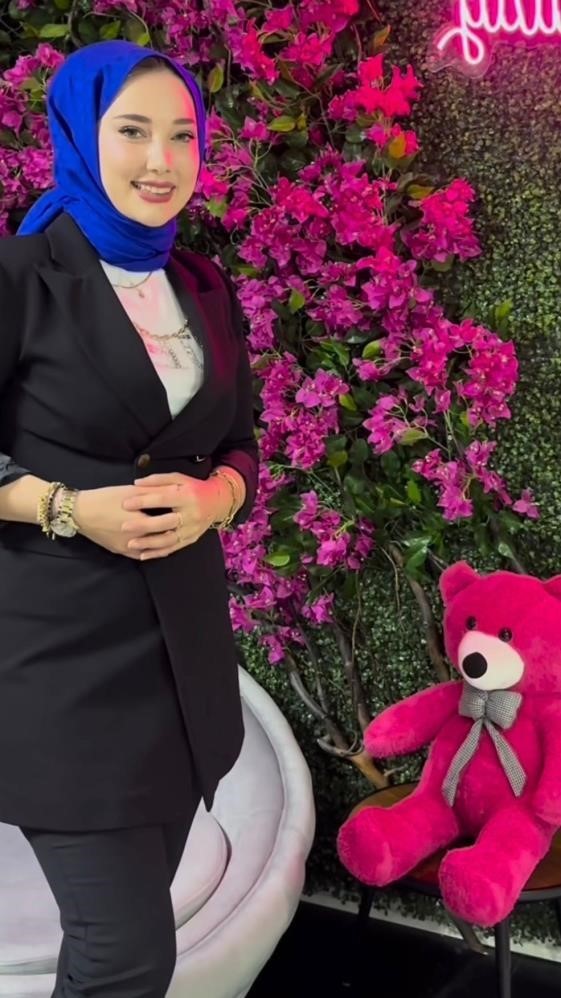 Bursa’daki silahlı saldırıda ölen güzellik uzmanı kadın toprağa verildi
