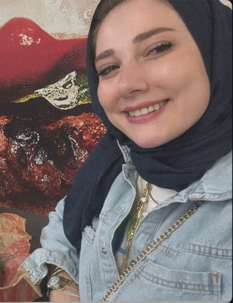 Bursa’daki silahlı saldırıda ölen güzellik uzmanı kadın toprağa verildi
