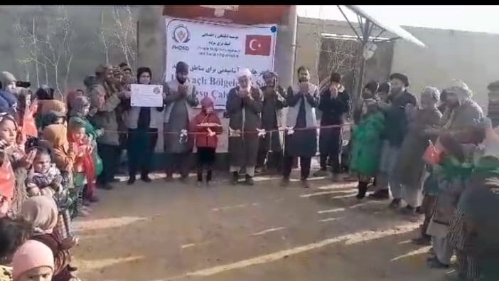 Bursalı hayırsever hanımlar Afganistan’da su kuyusu açtı
