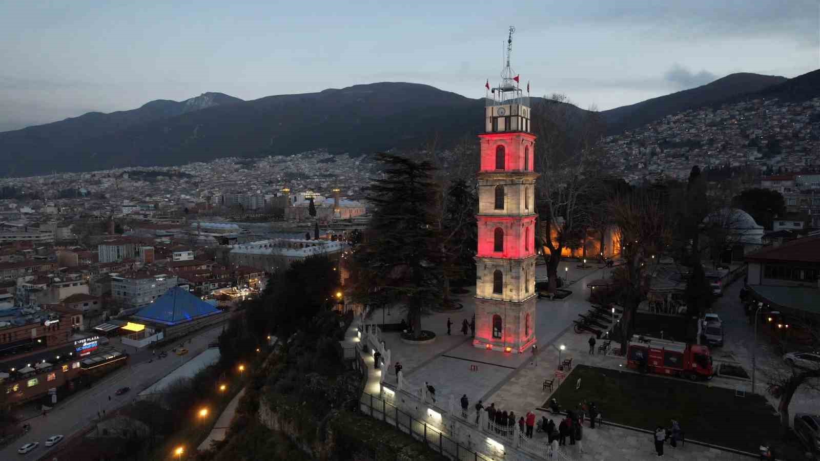 Bursalılara iftar ve sahuru ses bombası ile haber veriyorlar
