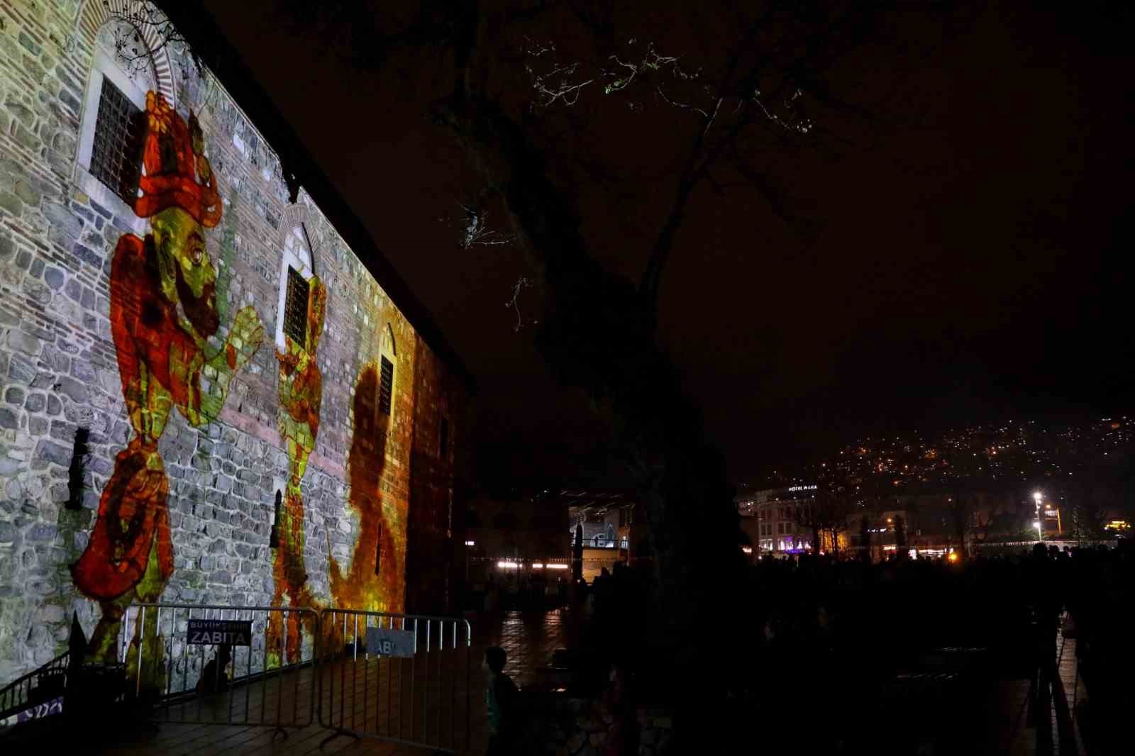 Bursa’nın 700 yıllık destanı ışık gösterisiyle anlatıldı
