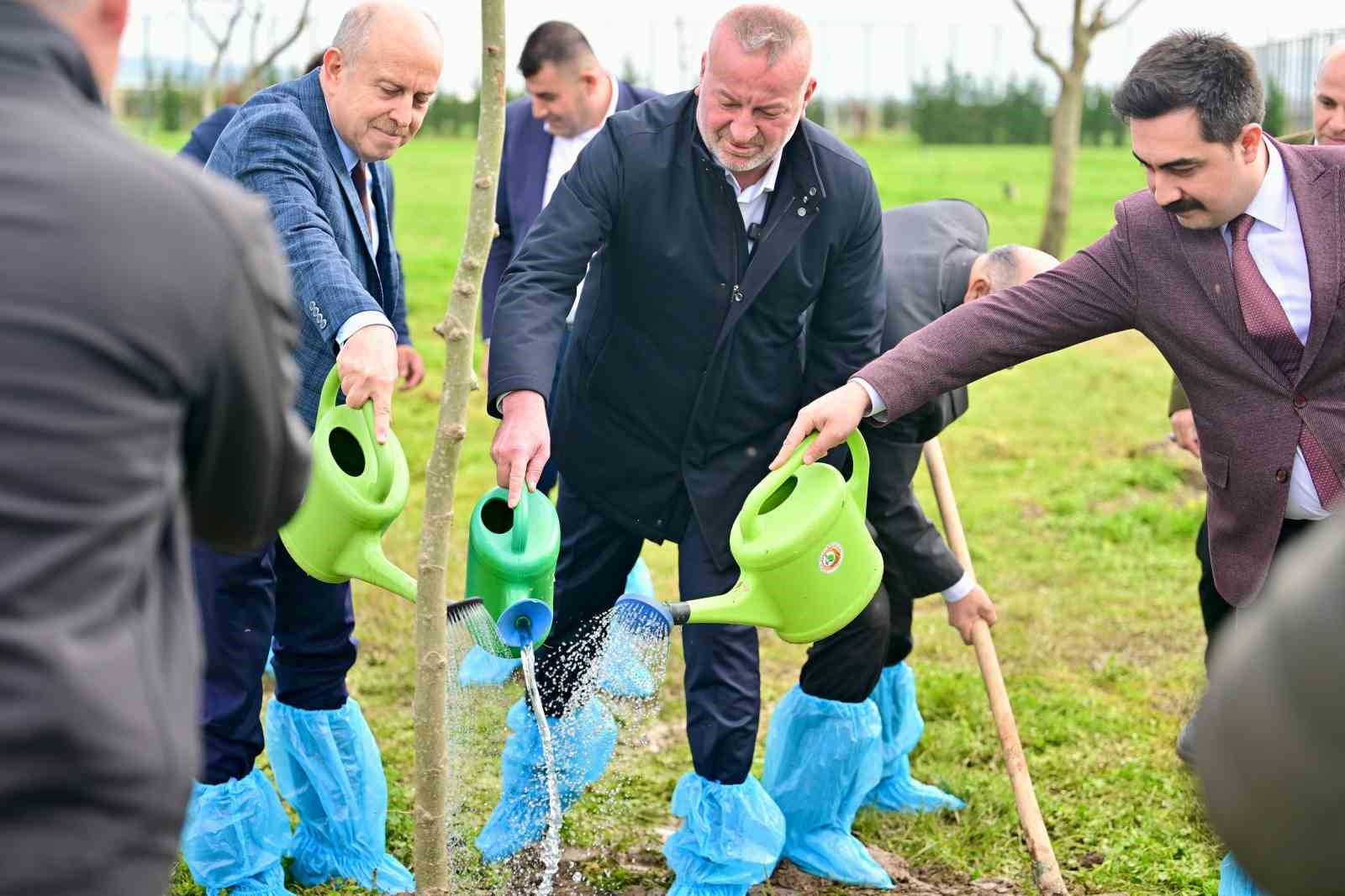 Bursa’nın fethinin 700’üncü yılında Karacabey’de fidanlar toprakla buluştu
