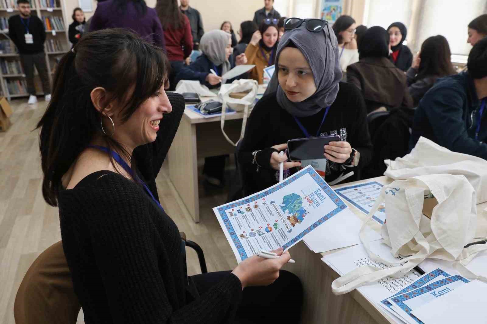 Bursa’nın hafızası gençlerle geleceğe taşınıyor
