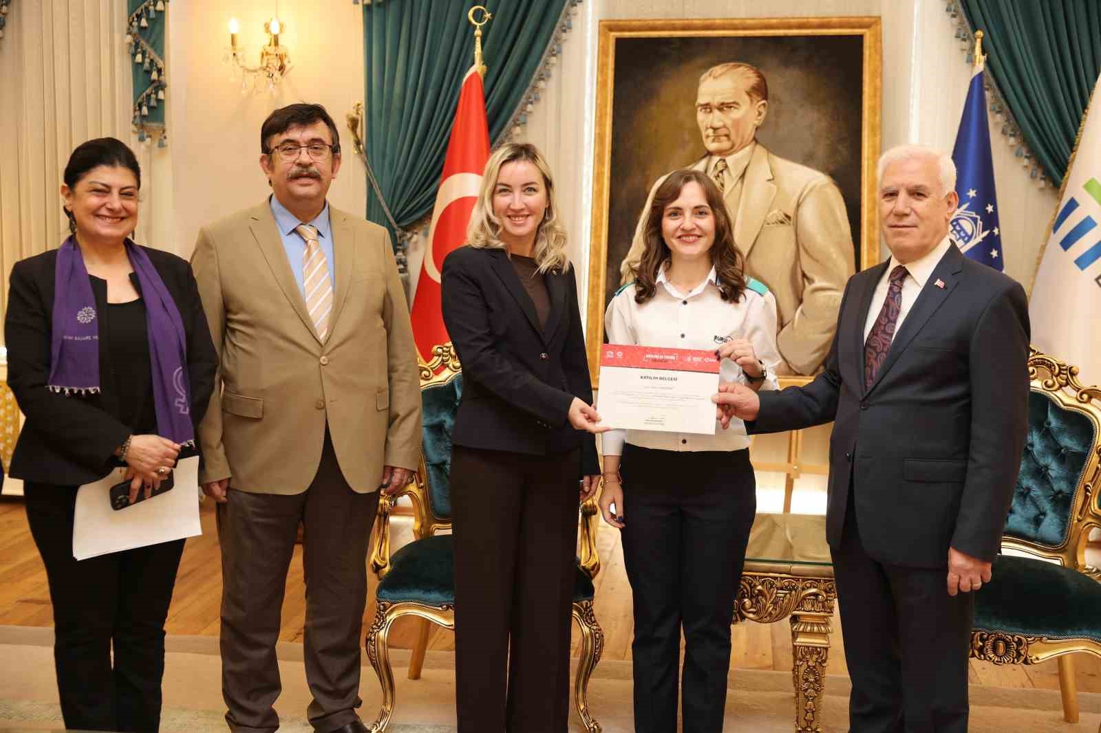 Bursa’nın rayları kadınlara emanet
