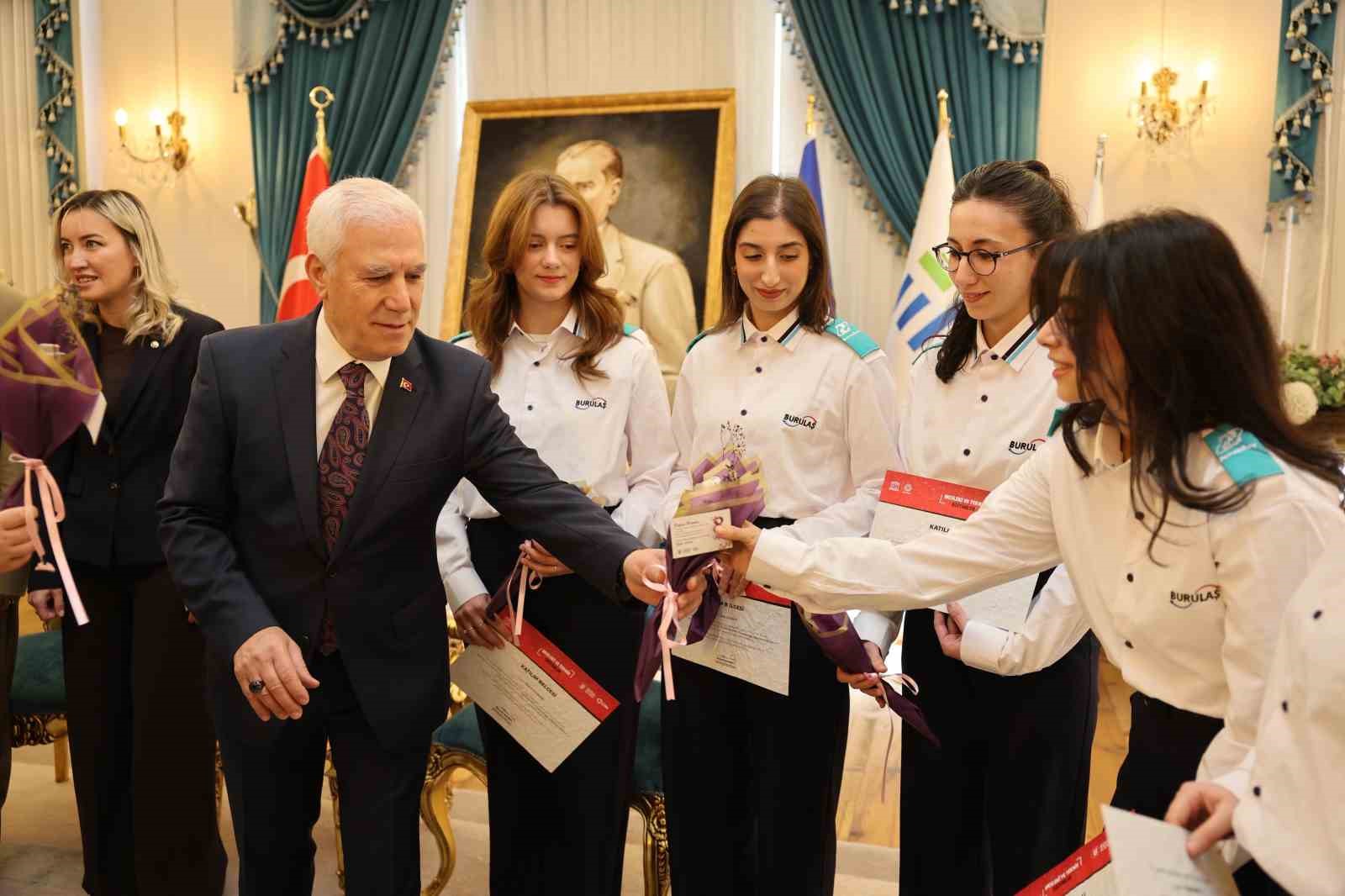 Bursa’nın rayları kadınlara emanet
