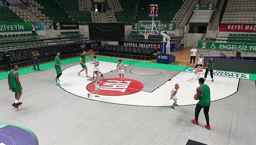 Bursaspor Basketbol Takımı’nı 1.20’lik minikler terletti
