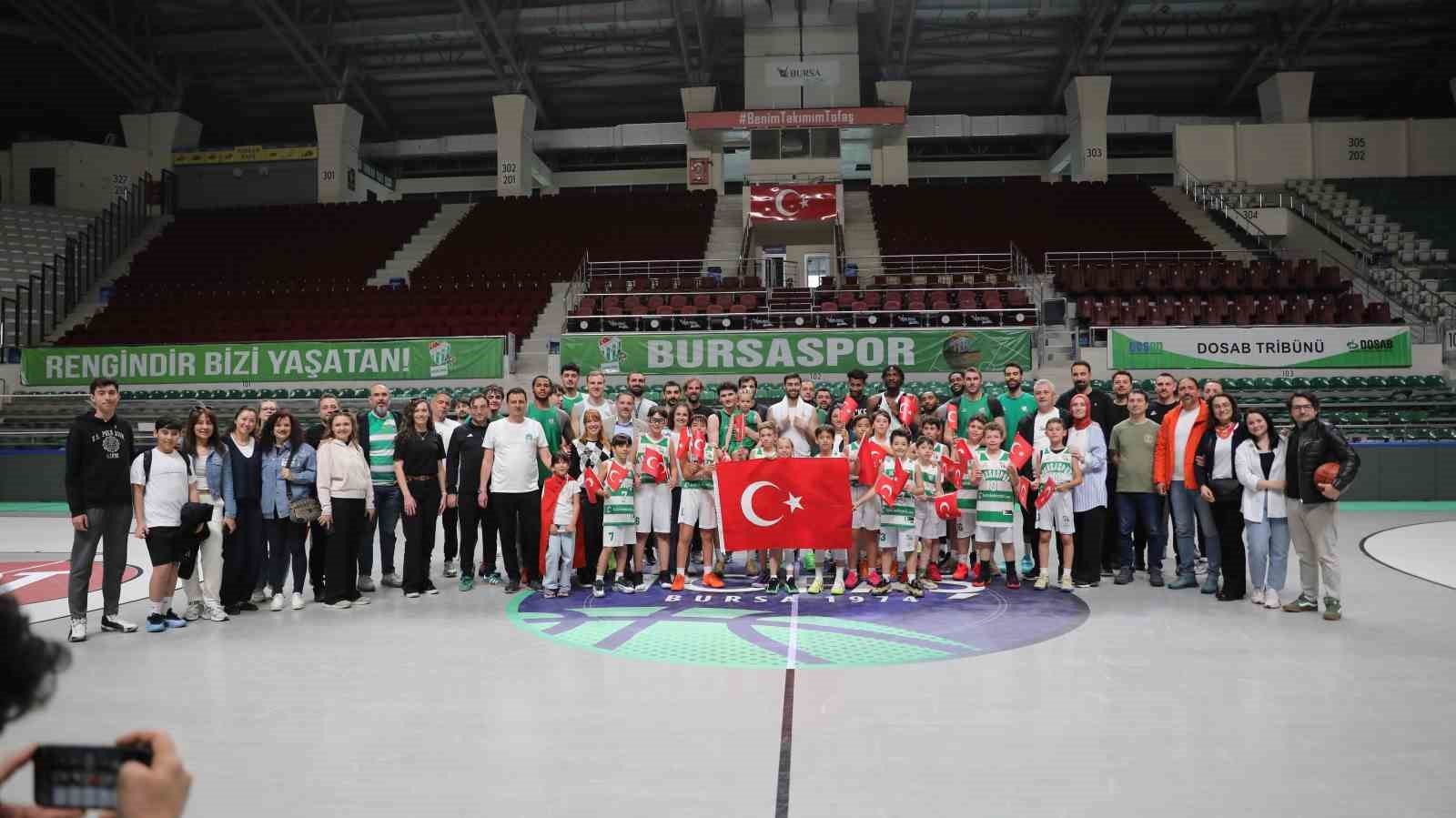 Bursaspor Basketbol Takımı’nı 1.20’lik minikler terletti
