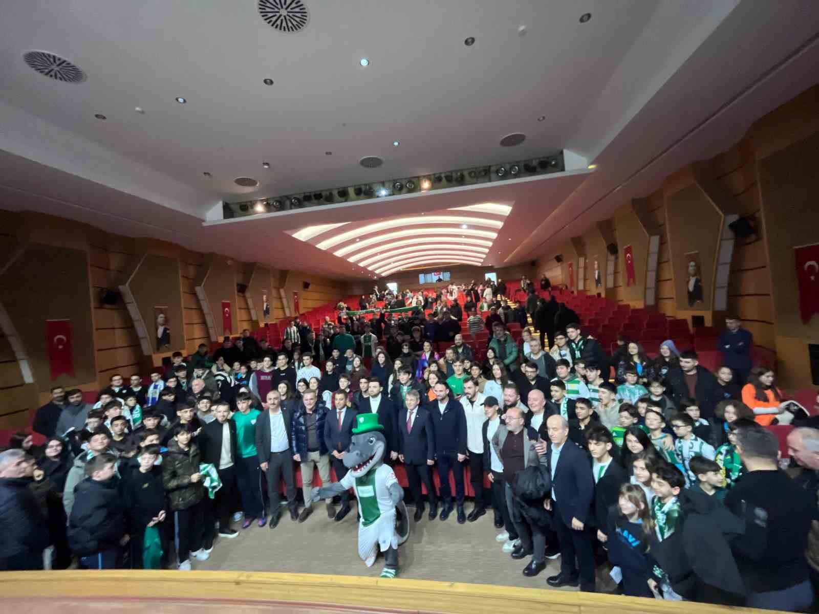 Bursaspor Mudanya’da öğrencilerle buluştu
