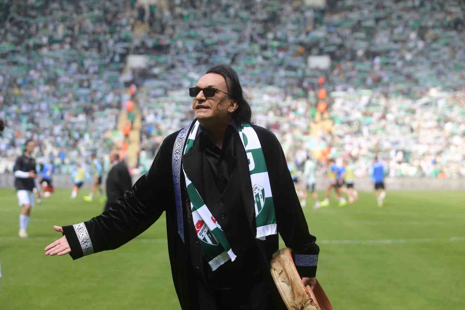 Bursaspor’a Gökhan Kırdar’dan özel beste sözü
