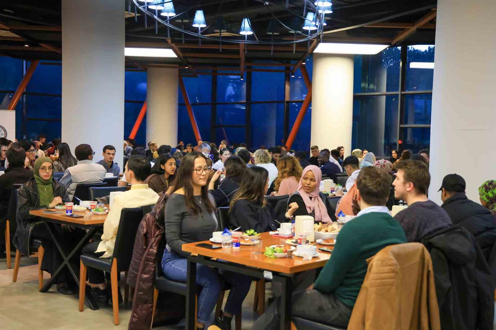 BUÜ’de gönül coğrafyası iftarda buluştu
