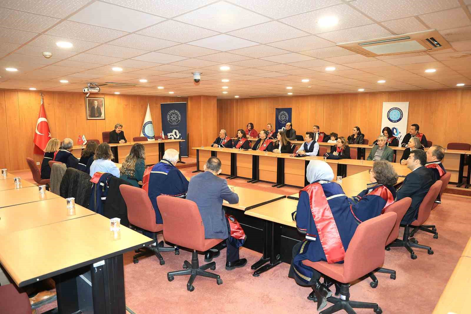 BUÜ’de profesörlük belgeleri törenle takdim edildi
