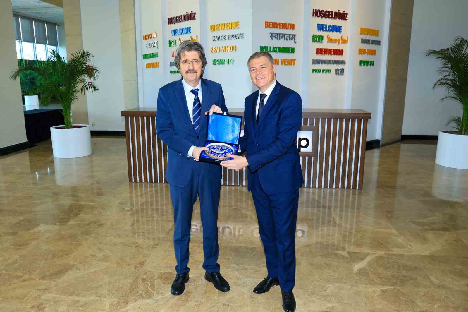 BUÜ’den OYAK Renault’a iş birliği ziyareti
