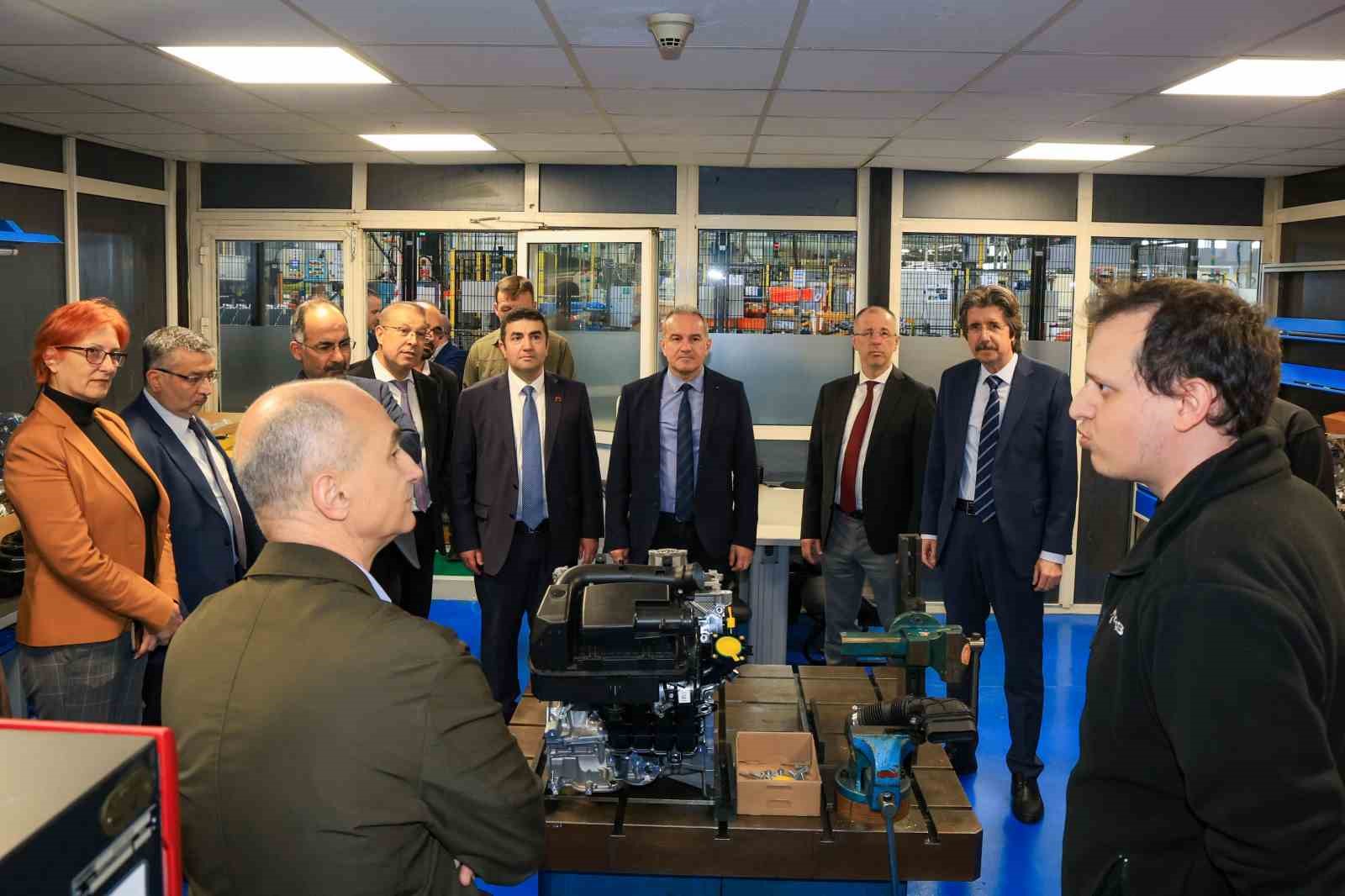 BUÜ’den OYAK Renault’a iş birliği ziyareti
