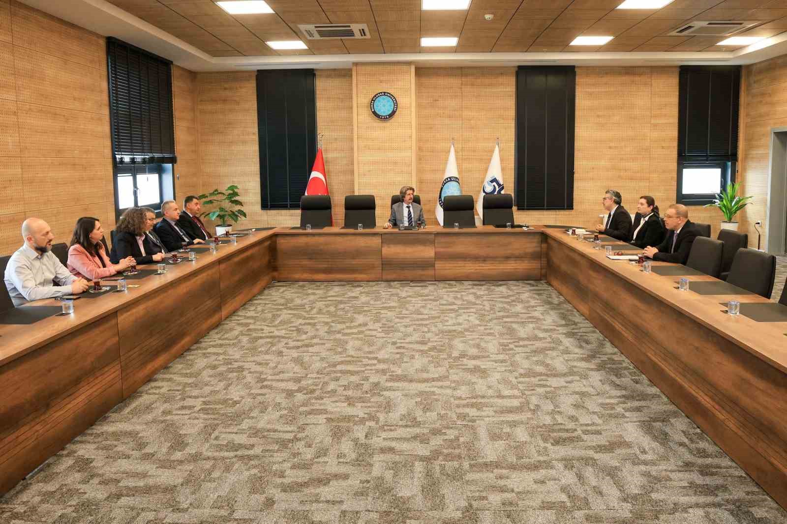 BUÜ’nün kalitesi bir kez daha tescillendi
BUÜ’nün kalitesi bir kez daha tescillendi