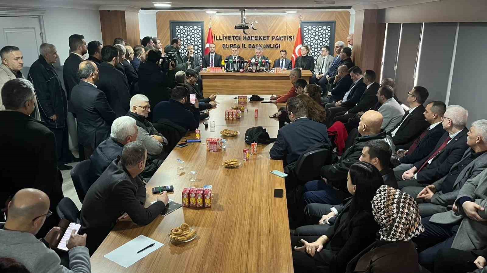 Büyükataman: ’Fırat’ın doğusu da terörden arındırılmalı. Suriye’de tek bir terörist kalmamalıdır"
Büyükataman: ’Fırat’ın doğusu da terörden arındırılmalı. Suriye’de tek bir terörist kalmamalıdır"