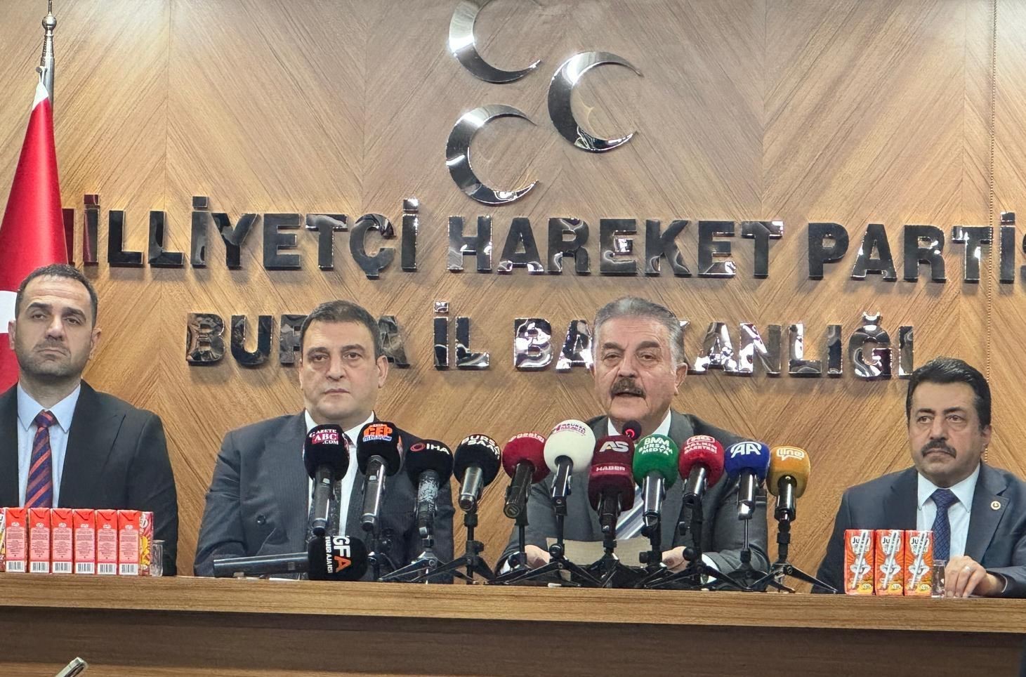 Büyükataman: ’Fırat’ın doğusu da terörden arındırılmalı. Suriye’de tek bir terörist kalmamalıdır"
Büyükataman: ’Fırat’ın doğusu da terörden arındırılmalı. Suriye’de tek bir terörist kalmamalıdır"