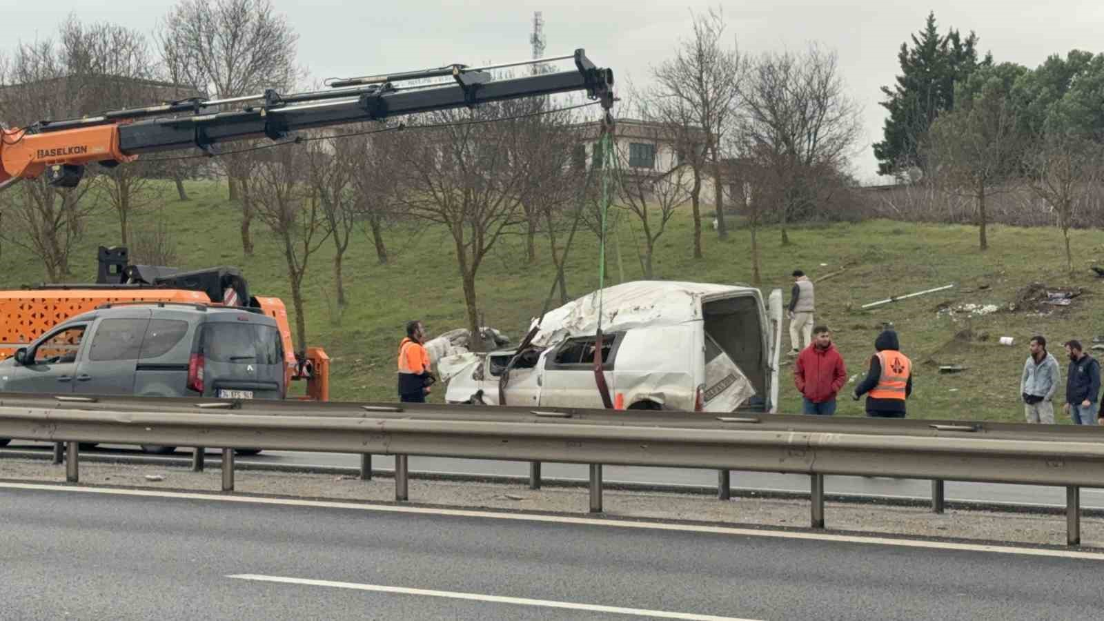 Büyükçekmece TEM Otoyolu’nda kaza: 5 yaralı
