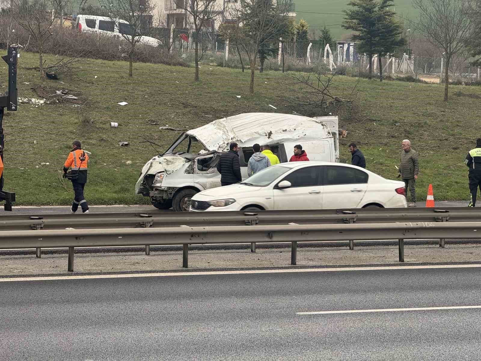 Büyükçekmece TEM Otoyolu’nda kaza: 5 yaralı
