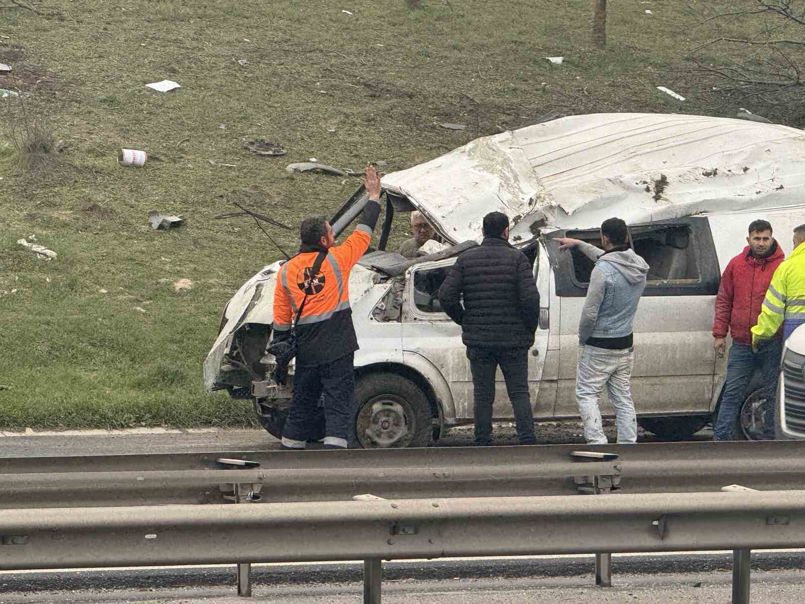 Büyükçekmece TEM Otoyolu’nda kaza: 5 yaralı
