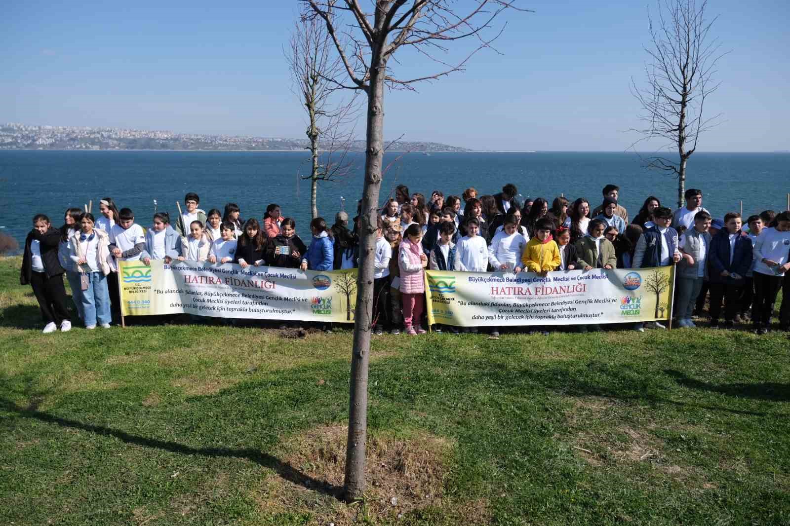 Büyükçekmece’de Orman Haftası’nda 100 fidan toprakla buluşturuldu
