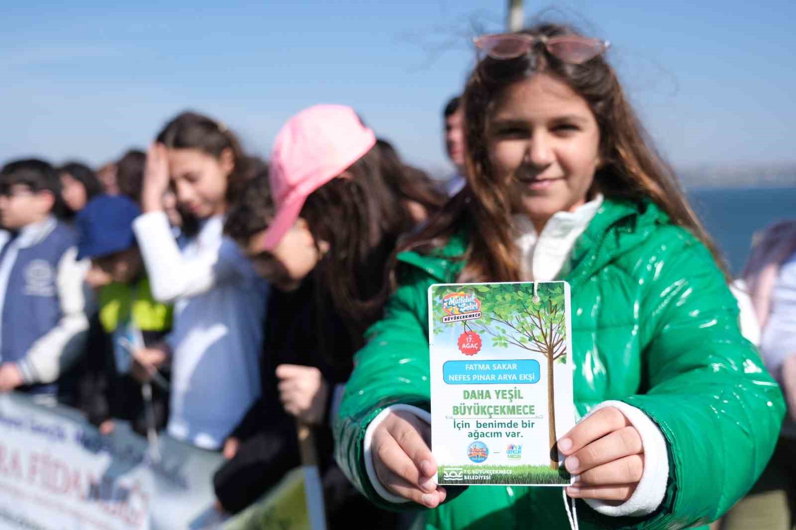 Büyükçekmece’de Orman Haftası’nda 100 fidan toprakla buluşturuldu
