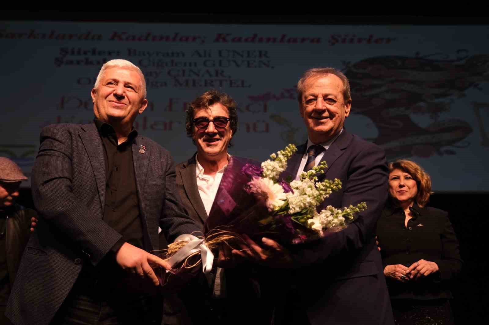 Büyükçekmece’de şiir ve müzik, kadınlar için buluştu
