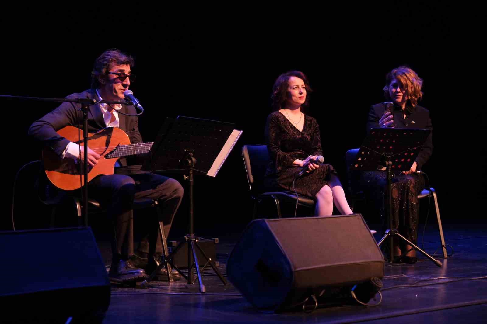 Büyükçekmece’de şiir ve müzik, kadınlar için buluştu
