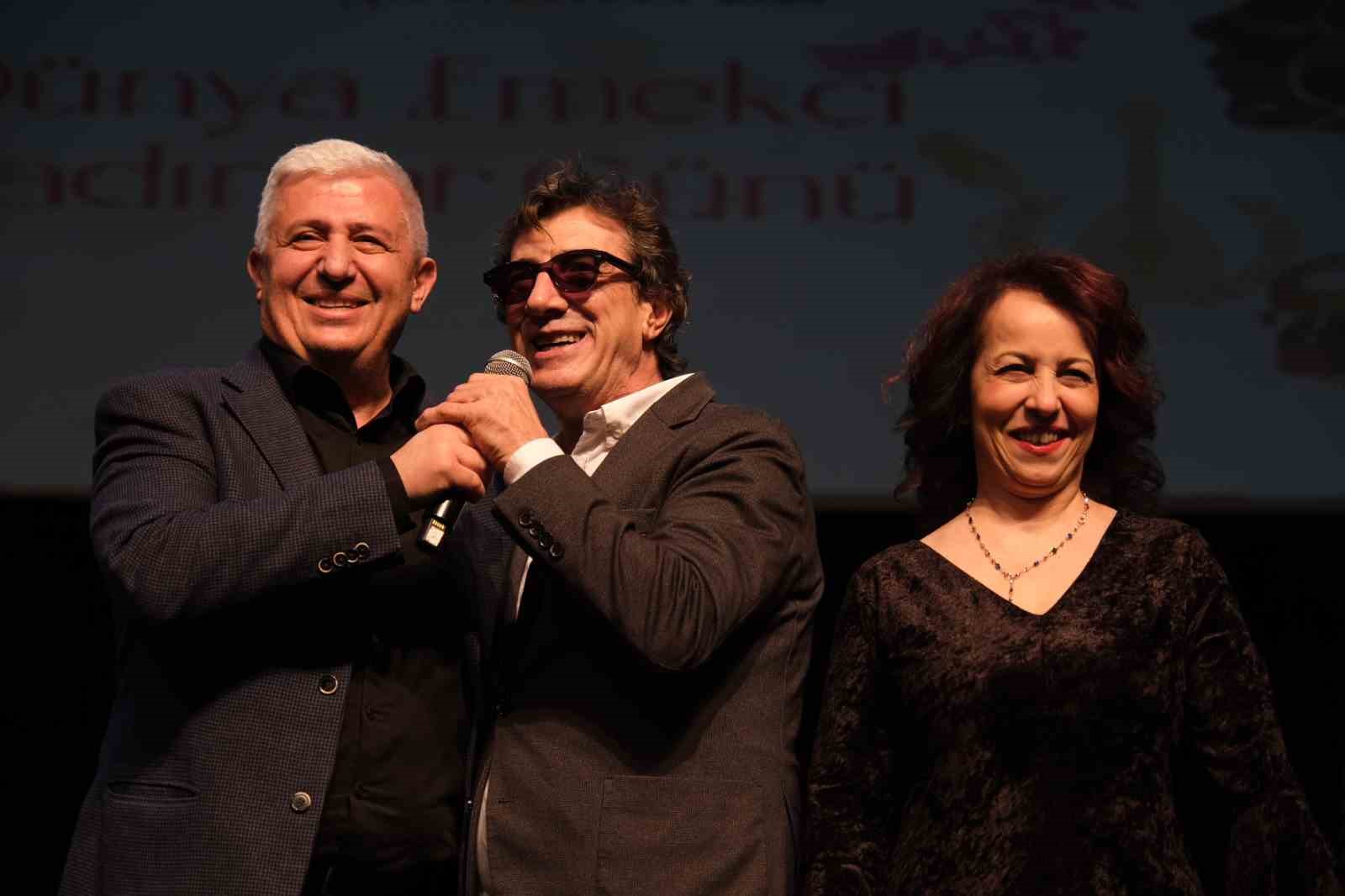 Büyükçekmece’de şiir ve müzik, kadınlar için buluştu
