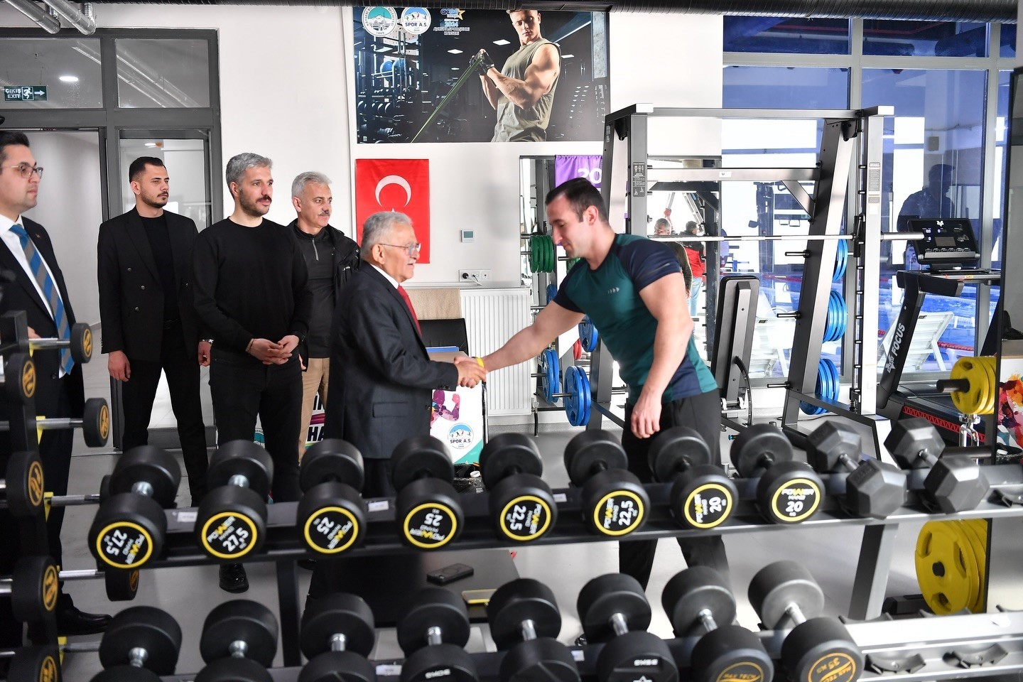 Büyükkılıç ve Boyraz, Talas Mevlana Sosyal Yaşam Merkezi’ni ziyaret etti
