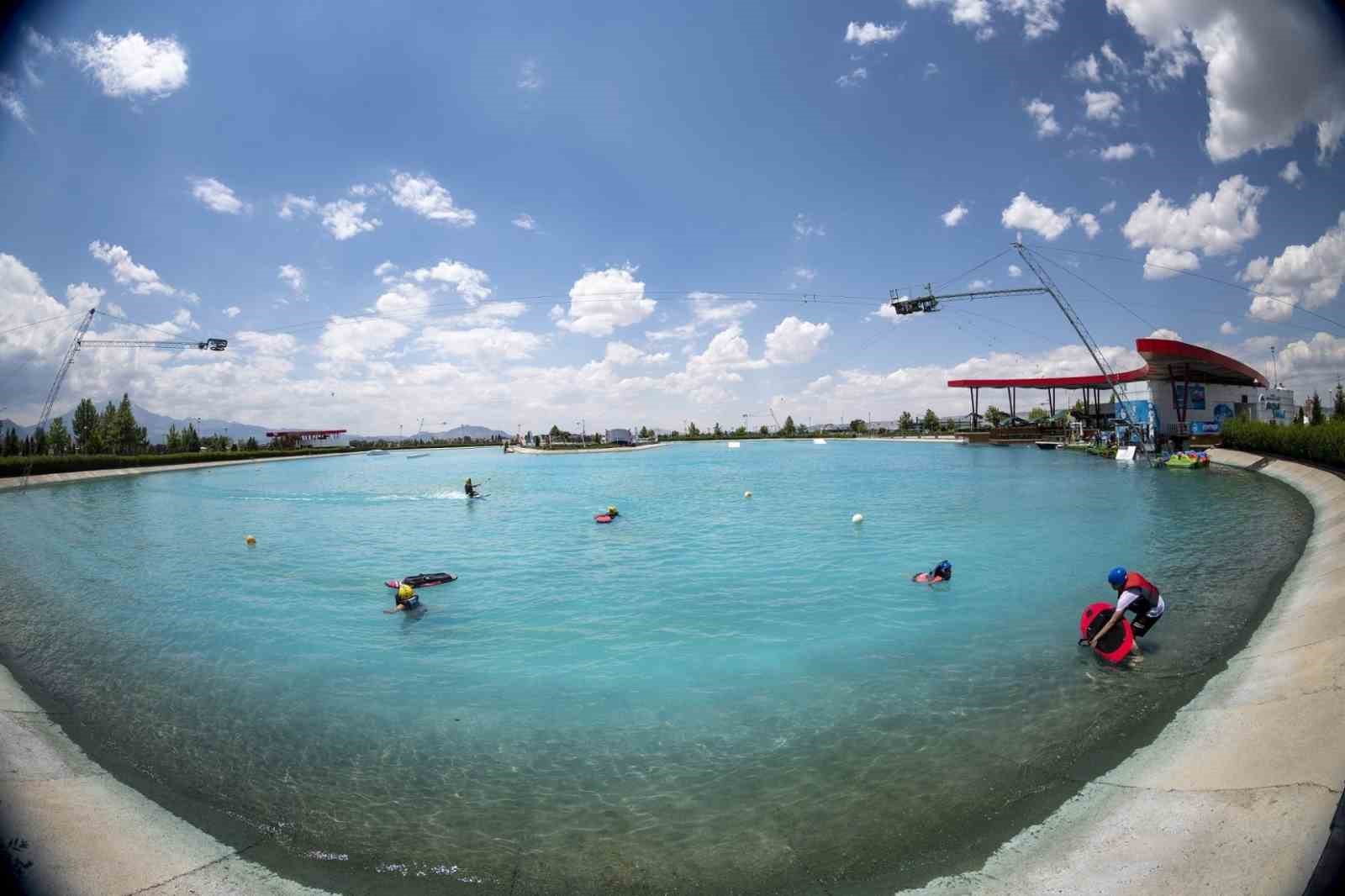 Büyükşehir, 2025 yılında 842 bin sporseveri buluşturdu: Sporun merkezi Kayseri
