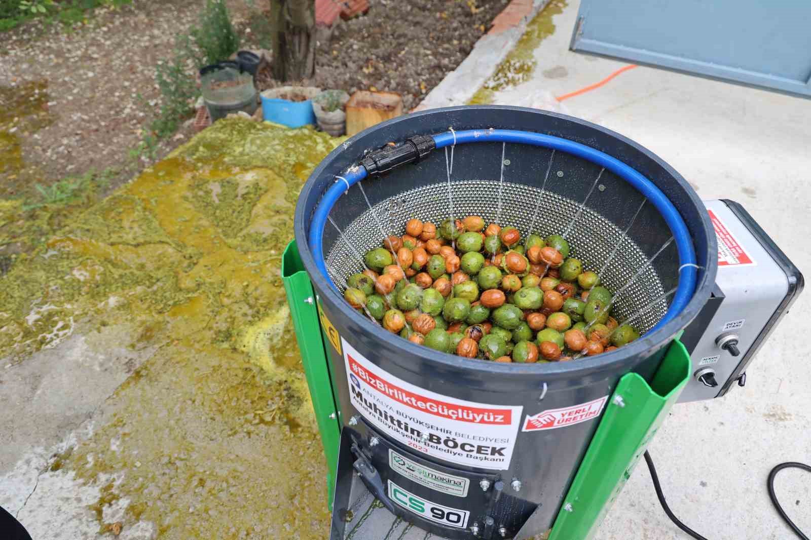 Büyükşehir 2025 yılında binlerce üreticiye ekipman desteği verdi
