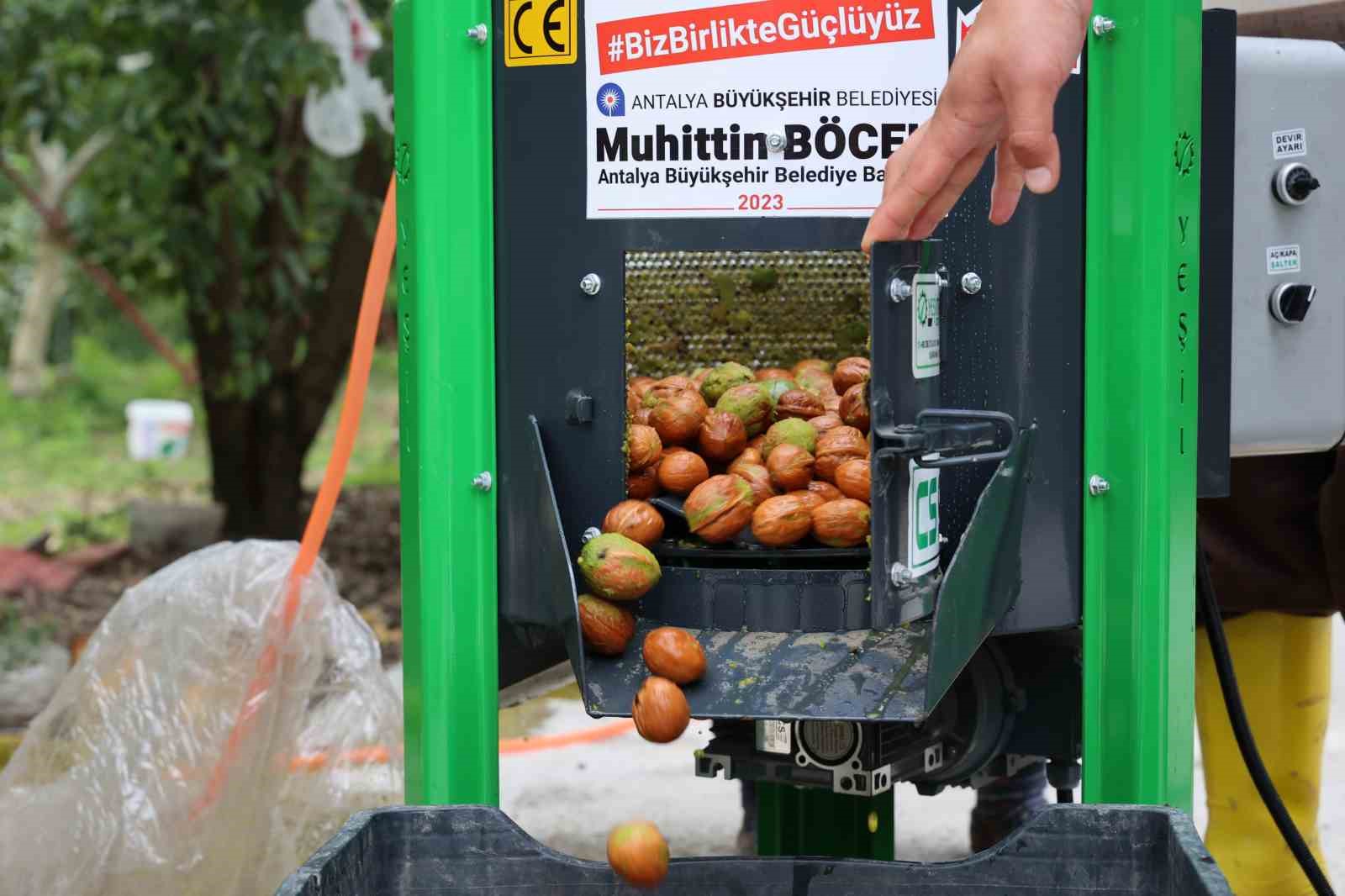 Büyükşehir 2025 yılında binlerce üreticiye ekipman desteği verdi
