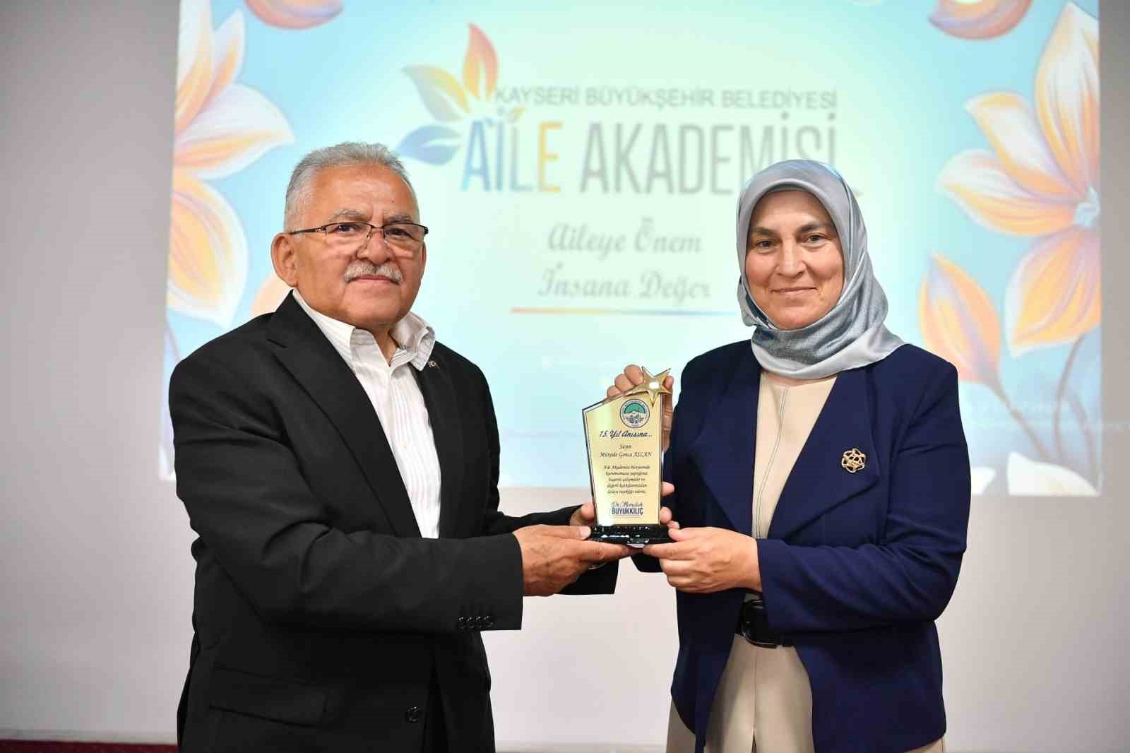 Büyükşehir Aile Akademisi, 2025’te 5 binin üzerinde aile ve çift adayına danışmanlık yaptı
