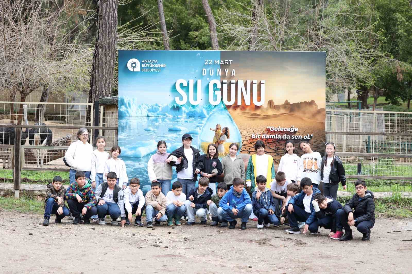 Büyükşehir Belediyesi çocuklara suyun önemini anlatıyor
