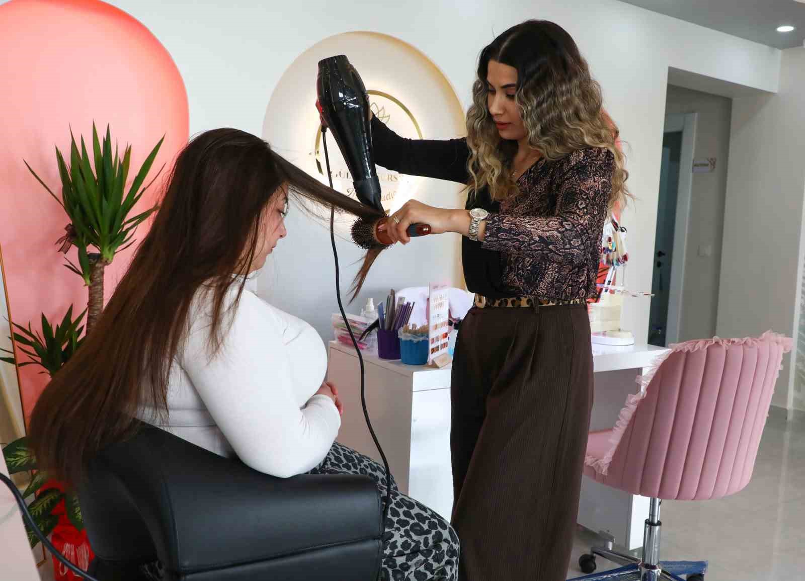 Büyükşehir Belediyesi’nin kadınlara yönelik destekleri istihdama dönüşüyor
