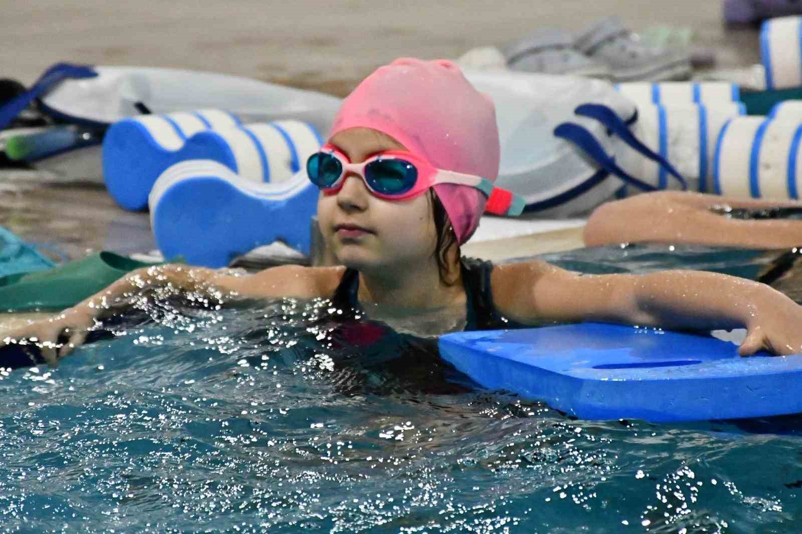 Büyükşehir Belediyespor, "Hedefi olan sporcular yetiştiriyoruz"
