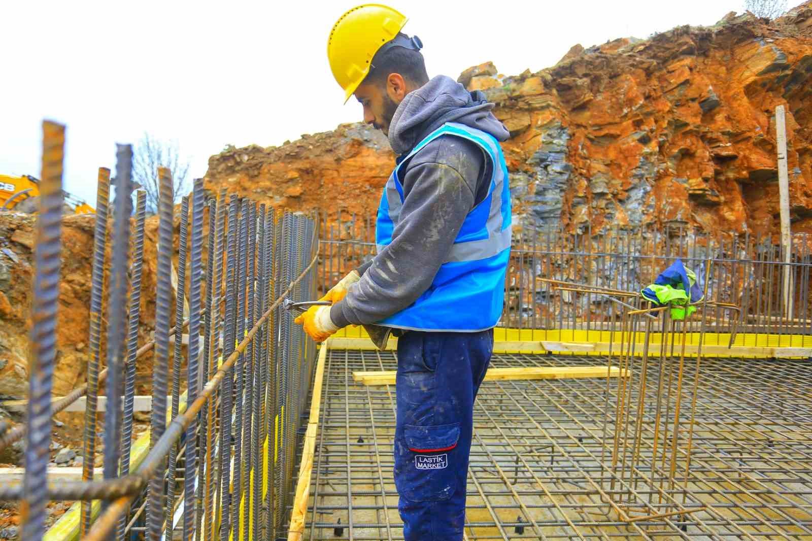 Büyükşehir DESKİ’den Bekilli’ye 21,5 milyonluk su yatırımı
Büyükşehir DESKİ’den Bekilli’ye 21,5 milyonluk su yatırımı