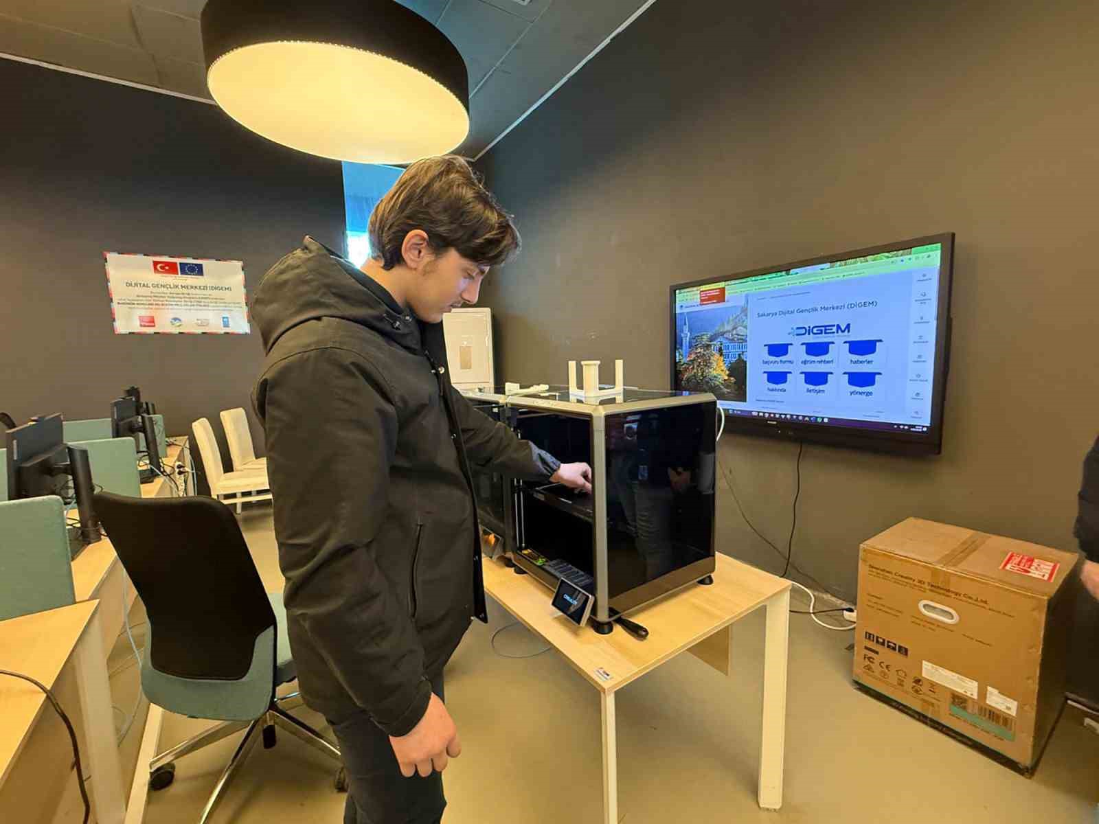 Büyükşehir DİGEM’de gençleri teknolojiyle buluşturdu
