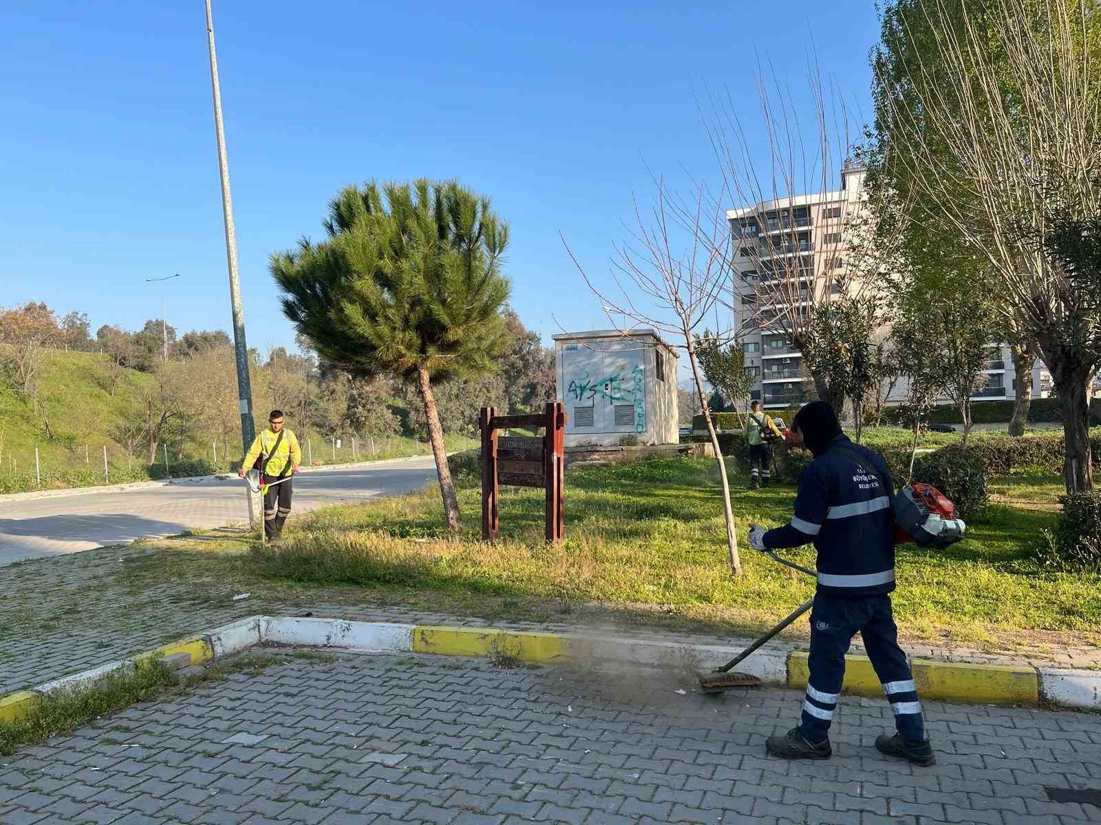 Büyükşehir ekipleri Efeler’i bayrama hazırlıyor
