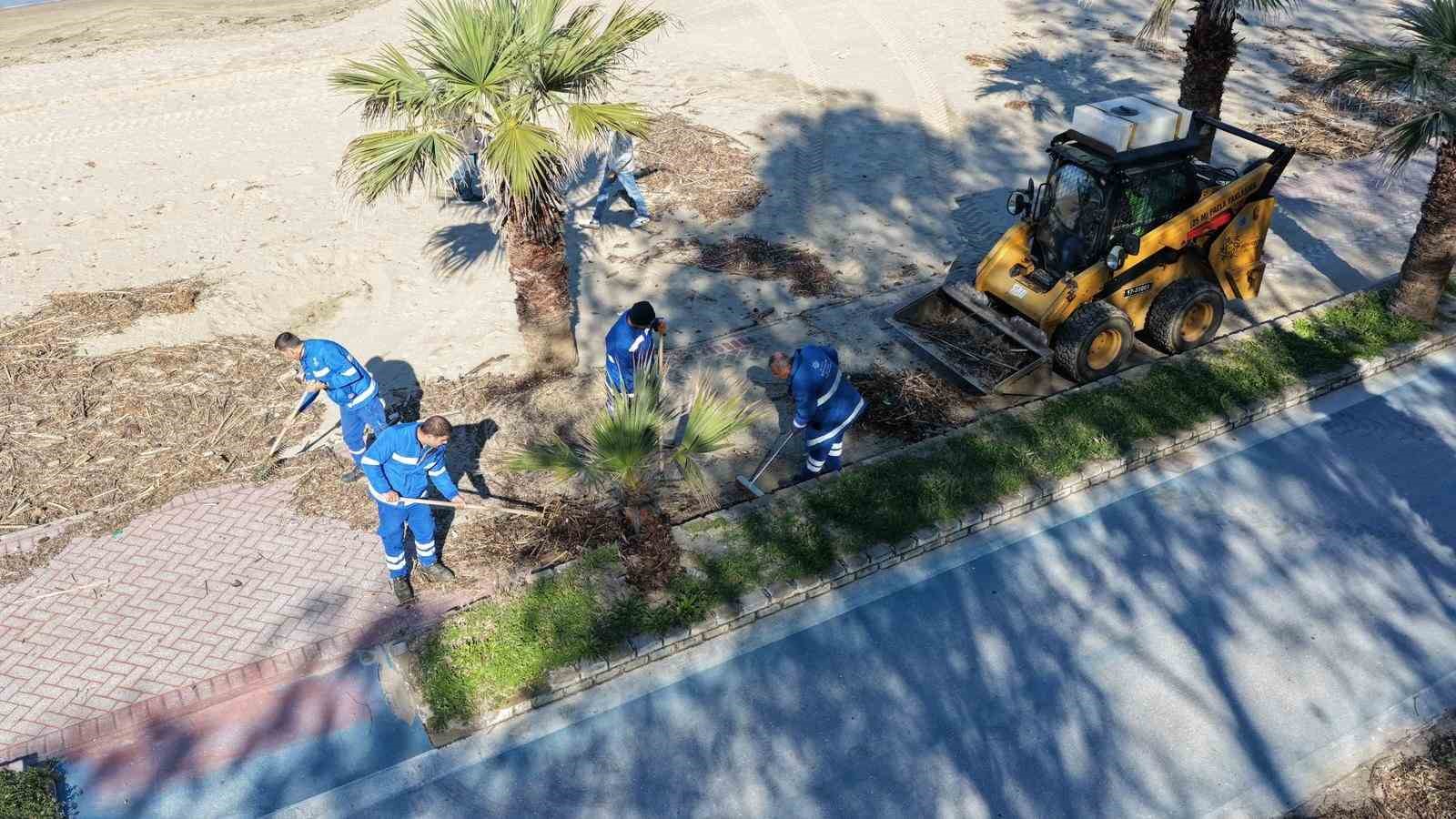 Büyükşehir ekipleri Sevgi Yolu’nu temizledi
