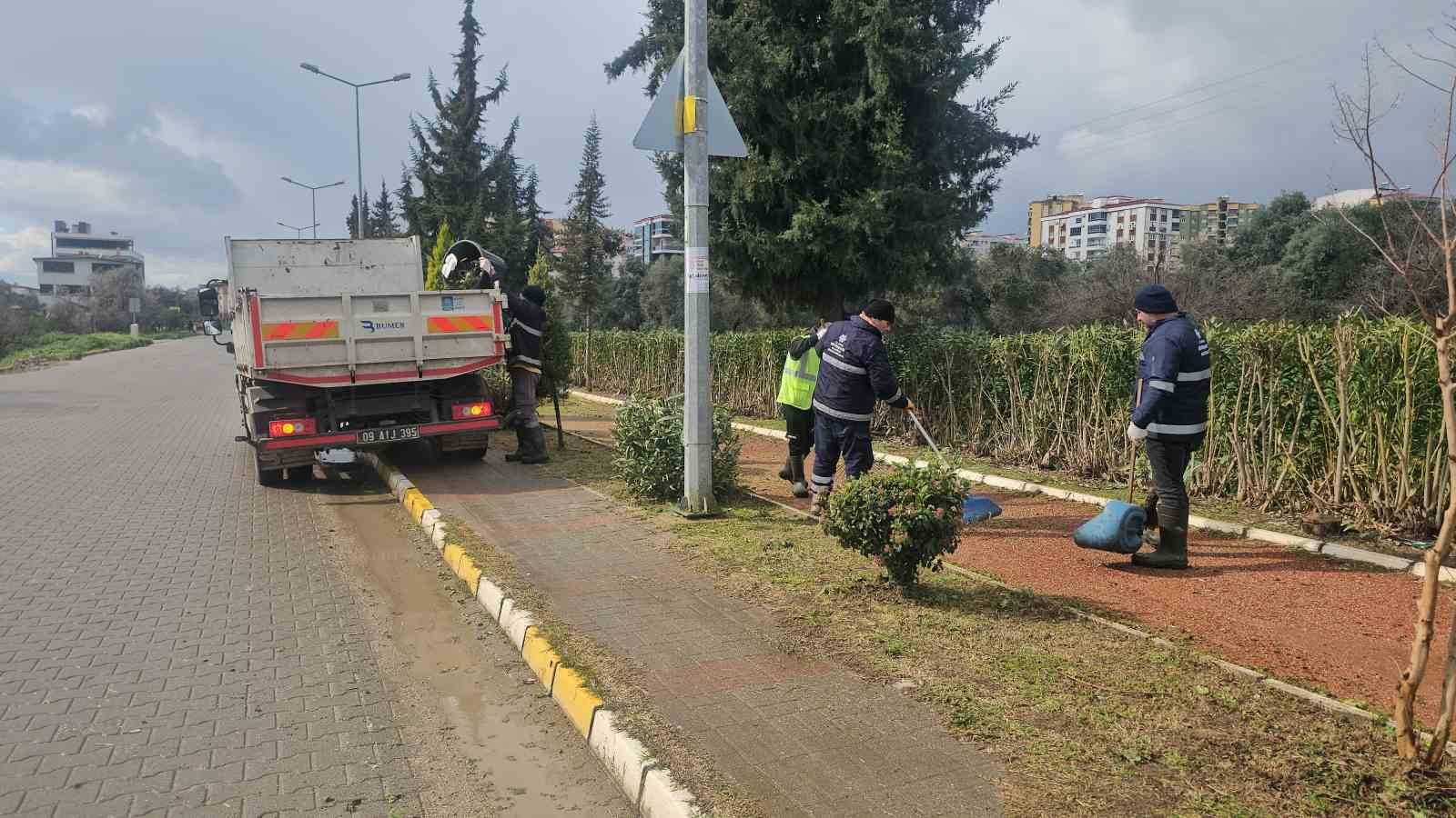 Büyükşehir ekiplerinden Nazilli yürüyüş yolunda bakım çalışması
