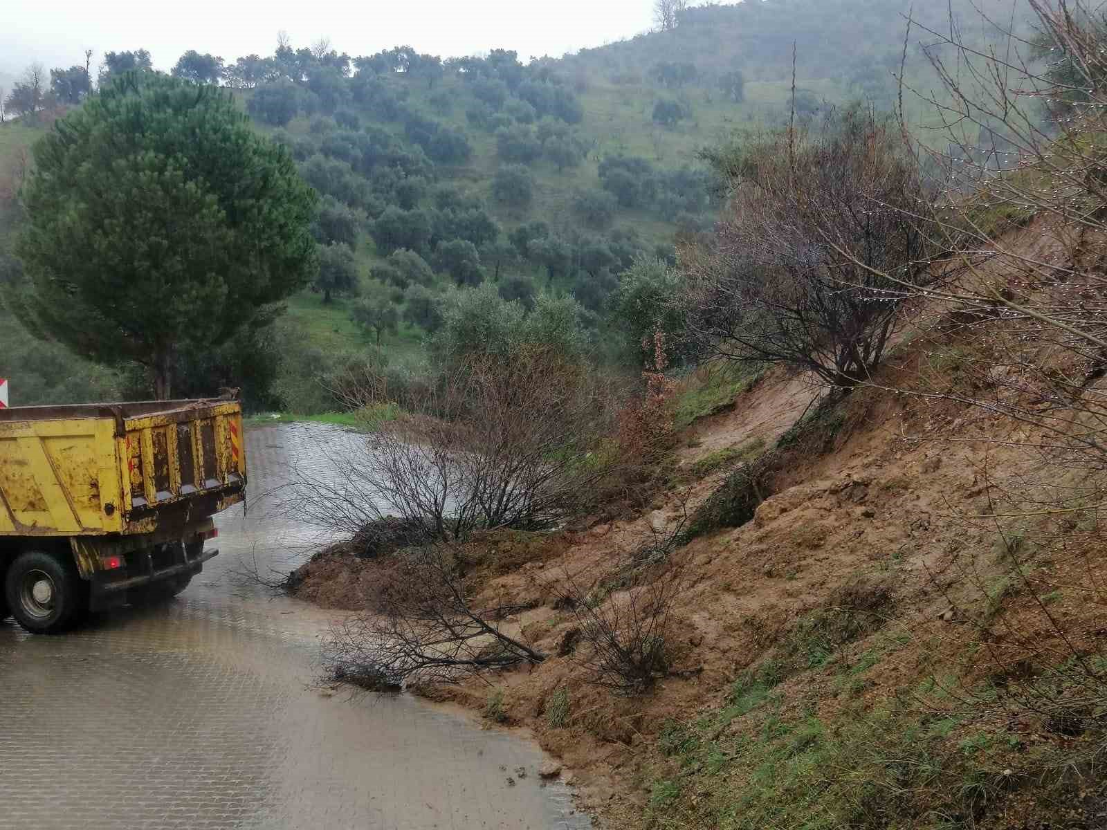 Büyükşehir ekiplerinden ’yağış’ mesaisi
