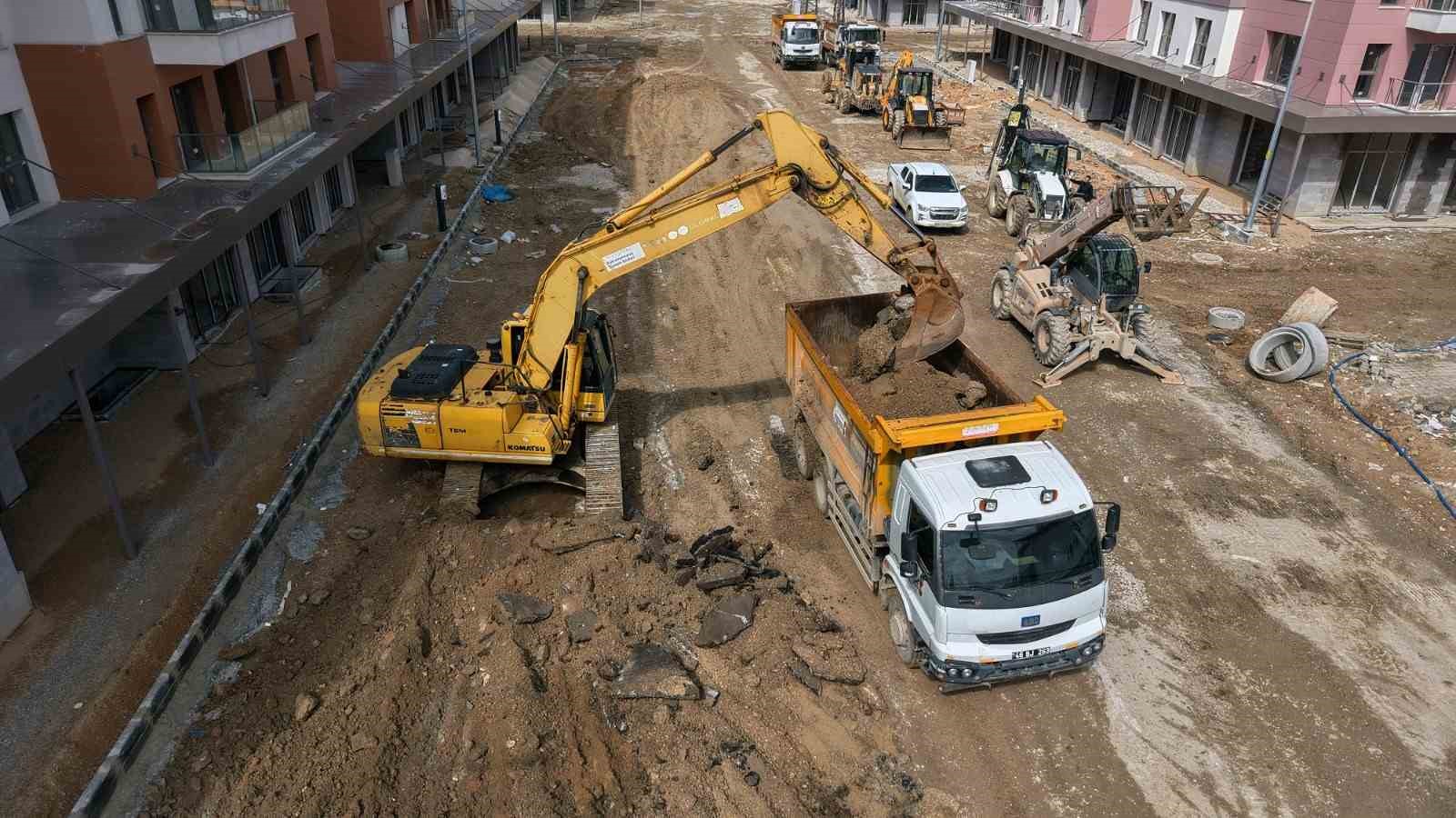 Büyükşehir, Elbistan Hacı Esat Efendi Caddesi’ni 30 milyonluk yatırımla yeniliyor
