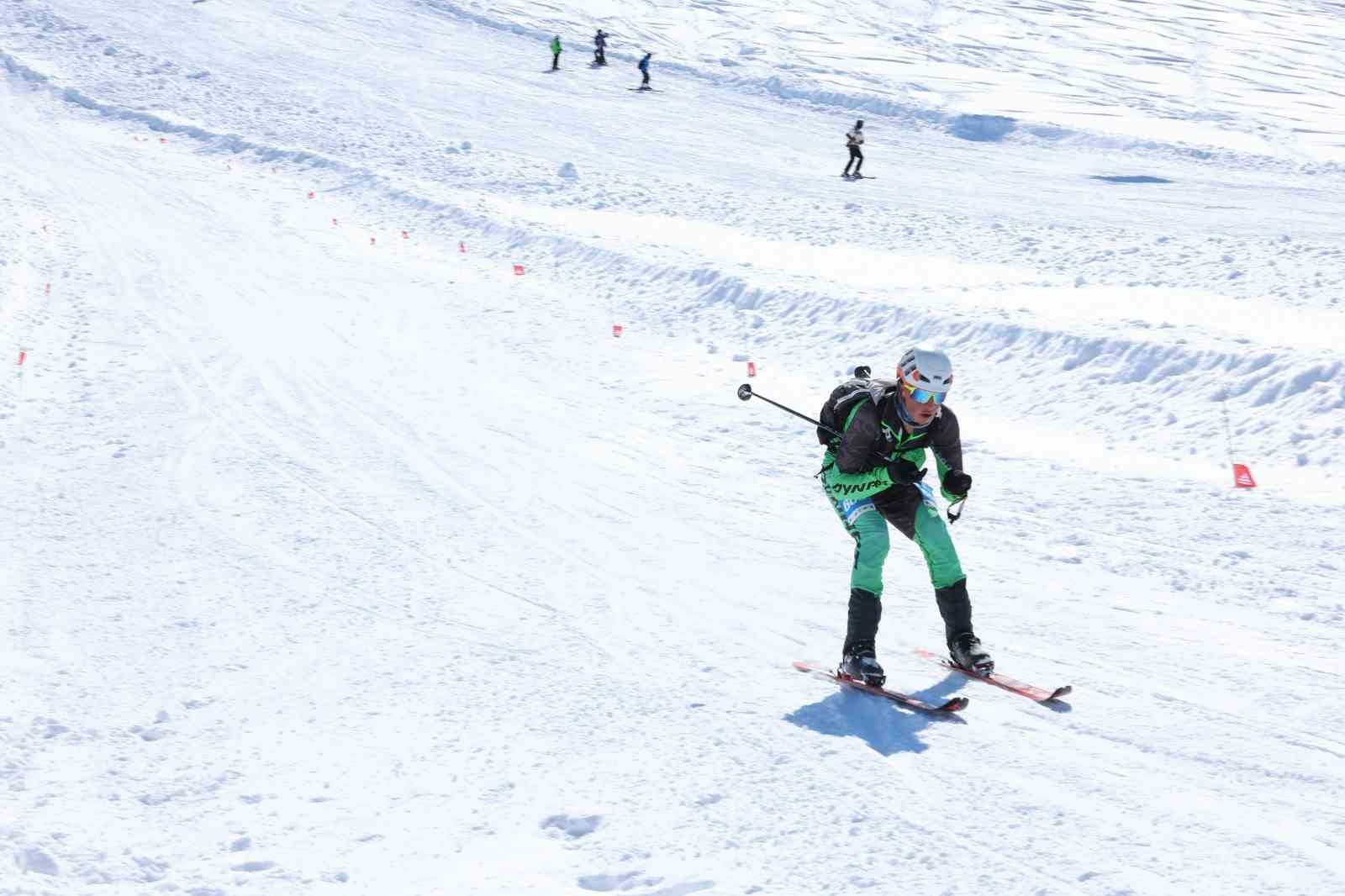 Büyükşehir ile zirvede büyük final: Uluslararası Erciyes Dağ Kayağı Yarışları sona erdi

