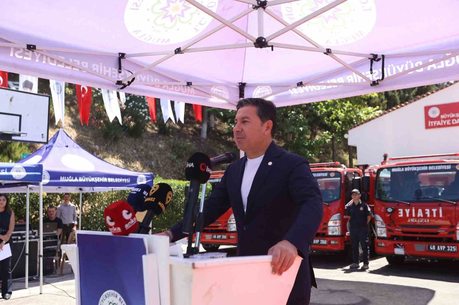 Büyükşehir itfaiyesi 4 bin 811 olaya müdahale etti
Büyükşehir itfaiyesi 4 bin 811 olaya müdahale etti