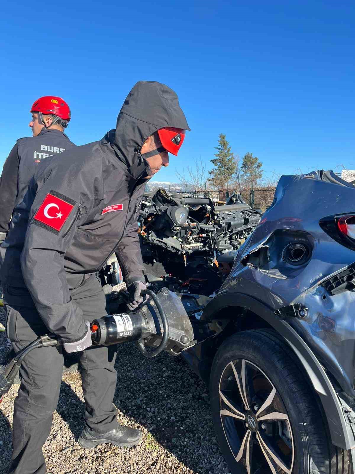 Büyükşehir İtfaiyesi’nden Koç Üniversitesi personeline eğitim
